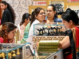 धनतेरस से पहले आई खरीदारी की शुभ घड़ी, 27 नक्षत्रों में सबसे शुभ गुरु पुष्य नक्षत्र आज