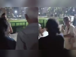 VIDEO: ये हो क्या रहा है, कुत्ते को लेकर हुआ विवाद, लड़कियों ने बुजुर्ग को जड़ दिया थप्पड़ VIDEO: ये हो क्या रहा है, कुत्ते को लेकर हुआ विवाद, लड़कियों ने बुजुर्ग को जड़ दिया थप्पड़