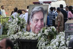 Ratan Tata's Last Rites With State Honours, Thousands Pay Tribute Ratan Tata's Last Rites With State Honours, Thousands Pay Tribute