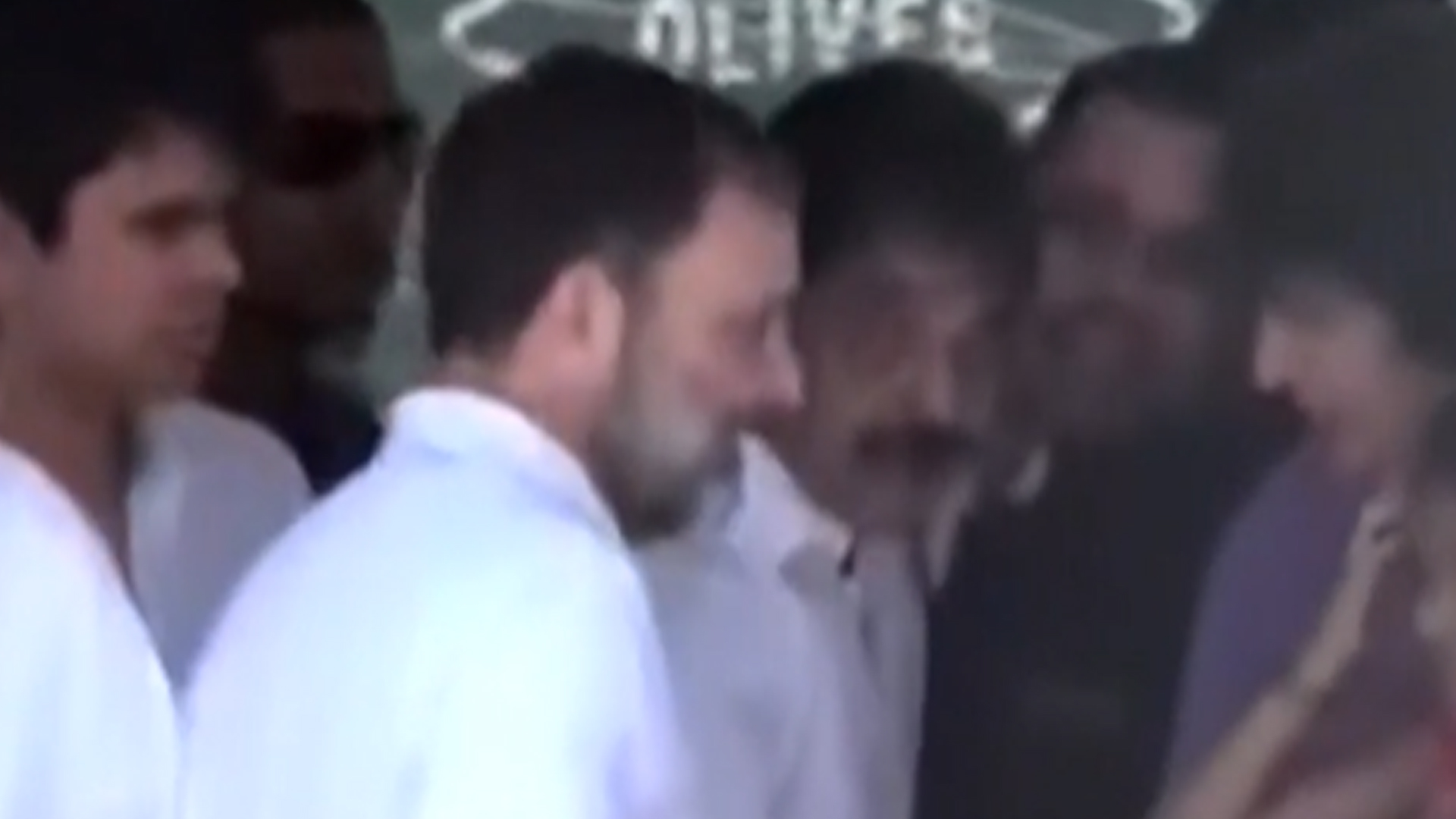 Adorable Kid Joins Priyanka Gandhi’s Roadshow In Wayanad