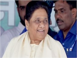 बसपा अध्यक्ष मायावती ने भरे मंच पर इनेलो नेता को पढ़ाया संविधान का पाठ, इस बात से थीं नाराज बसपा अध्यक्ष मायावती ने भरे मंच पर इनेलो नेता को पढ़ाया संविधान का पाठ, इस बात से थीं नाराज