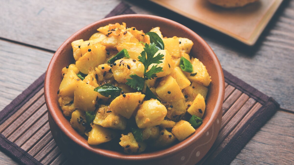 5 Simple Tips To Make Soft And Fluffy Luchi At Home