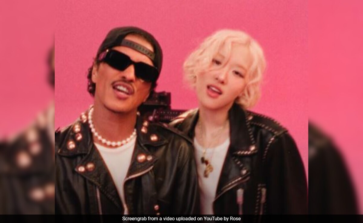 So, This Happened: Bruno Mars And BLACKPINK Rose Vibing Together In New Song <i>APT</i>