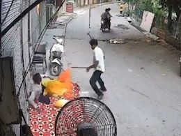 On Camera, Sleeping Delhi Man Beaten For "Don't Urinate In Public" Request On Camera, Sleeping Delhi Man Beaten For "Don't Urinate In Public" Request