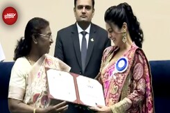 जब National Award लेते वक्त रोने लगीं Manasi Parekh जब National Award लेते वक्त रोने लगीं Manasi Parekh