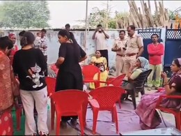 झुंझुनूं में जन्मदिन पार्टी की आड़ में धर्म परिवर्तन का आरोप, 13 लोग हुए डिटेन झुंझुनूं में जन्मदिन पार्टी की आड़ में धर्म परिवर्तन का आरोप, 13 लोग हुए डिटेन