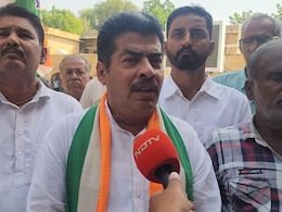 Rajasthan: बीजेपी के खिलाफ प्रदर्शन में भी कांग्रेस में दिखी गुटबाजी, पूर्व मंत्री ने बनाई दूरी  Rajasthan: बीजेपी के खिलाफ प्रदर्शन में भी कांग्रेस में दिखी गुटबाजी, पूर्व मंत्री ने बनाई दूरी