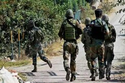 3 Terrorists Who Attacked Army Vehicle In J&K's Akhnoor Gunned Down 3 Terrorists Who Attacked Army Vehicle In J&K's Akhnoor Gunned Down