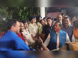बलरामपुर लूट कांड का पर्दाफाश करने वाले पुलिसवालों का सम्मान, मंत्री ने कह दी बड़ी बात बलरामपुर लूट कांड का पर्दाफाश करने वाले पुलिसवालों का सम्मान, मंत्री ने कह दी बड़ी बात