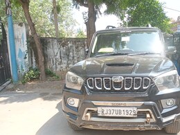 स्कॉर्पियो पर MLA का स्टीकर पुलिसकर्मी पर रौब झाड़ना युवक को पड़ा महंगा, पुलिस ने कर दी कार्रवाई