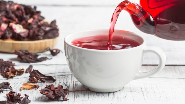 Hibiscus tea reduces high blood pressure naturally, lowers bad cholesterol, promoting a healthy heart