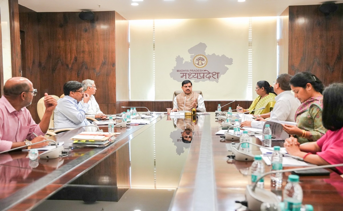 CM मोहन यादव ने कहा- लाडली बहनों को लघु उद्योगों से जोड़कर आर्थिक लाभ दिलवाएं, PMMVY में MP नंबर 1