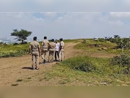 Pune Crime : बोपदेव अत्याचार प्रकरणातील दुसरा आरोपी ताब्यात, प्रयागराज येथून अटक Pune Crime : बोपदेव अत्याचार प्रकरणातील दुसरा आरोपी ताब्यात, प्रयागराज येथून अटक