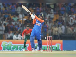 Ind vs Bang 3rd T20I: गुरु युवी की उम्मीदों पर धड़ाम से गिरे अभिषेक शर्मा, इतने खराब आंकड़ों के साथ हुआ समापन Ind vs Bang 3rd T20I: गुरु युवी की उम्मीदों पर धड़ाम से गिरे अभिषेक शर्मा, इतने खराब आंकड़ों के साथ हुआ समापन
