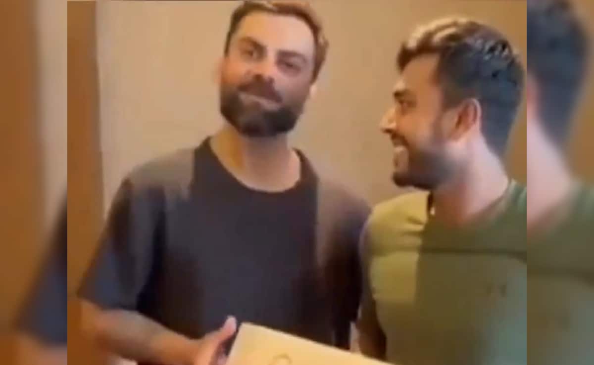 Virat Kohli Speaks In Bengali After Receiving Special Gift From Bangladesh Star – Video Goes Viral Virat Kohli Speaks In Bengali After Receiving Special Gift From Bangladesh Star – Video Goes Viral