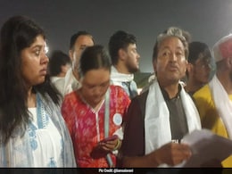 Activist Sonam Wangchuk, Other Ladakhis Taken To Rajghat By Police Activist Sonam Wangchuk, Other Ladakhis Taken To Rajghat By Police