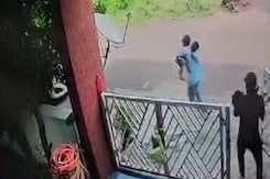 On CCTV, Kidnappers Grab 2 Children From Inside Their House In Karnataka On CCTV, Kidnappers Grab 2 Children From Inside Their House In Karnataka