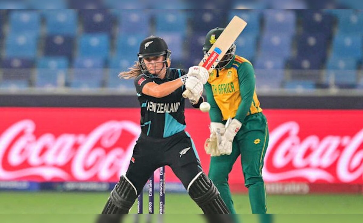 महिला टी20 विश्व कप में एक्शन में न्यूजीलैंड की बल्लेबाज