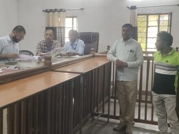 Rajasthan By-Election: चौरासी में BAP में बगावत, प्रधान पति ने निर्दलीय पर्चा दाखिल कर बढ़ाई पार्टी की टेंशन Rajasthan By-Election: चौरासी में BAP में बगावत, प्रधान पति ने निर्दलीय पर्चा दाखिल कर बढ़ाई पार्टी की टेंशन