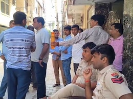 गुरुग्राम में अंडरग्राउंड टैंक की शटरिंग खोलने के दौरान बड़ा हादसा, दम घुटने से 3 मजदूरों की मौत गुरुग्राम में अंडरग्राउंड टैंक की शटरिंग खोलने के दौरान बड़ा हादसा, दम घुटने से 3 मजदूरों की मौत