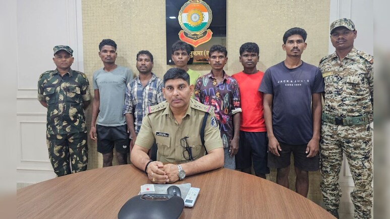 Sukma News: सरेंडर करने के बाद भी कर रहा था नक्सलियों की मदद, पुलिस ने दबोचा, 7 और माओवादी भी गिरफ्तार