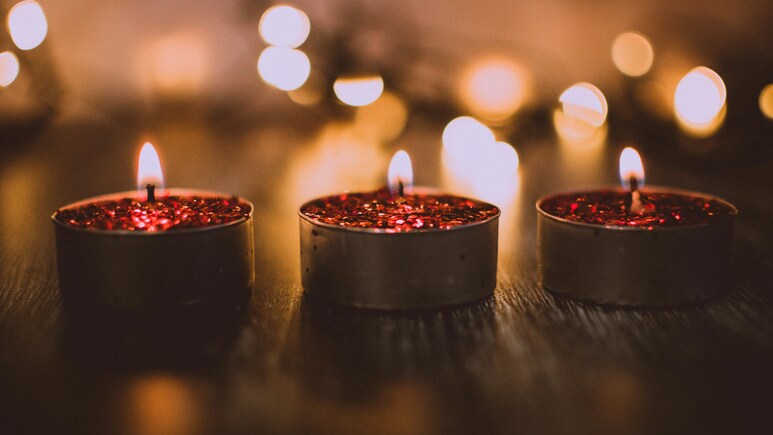 जगमगा उठेगा आपका स्वीट होम, घर को सजाएं इन कैंडल और होल्डर के साथ जगमगा उठेगा आपका स्वीट होम, घर को सजाएं इन कैंडल और होल्डर के साथ