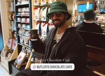 92-Year-Old Butlers Chocolate Cafe In Dublin Welcomed Diljit Dosanjh With A Latte Drink 92-Year-Old Butlers Chocolate Cafe In Dublin Welcomed Diljit Dosanjh With A Latte Drink