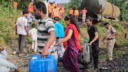 Diesel Loot After Train Wagon Derailed In Madhya Pradesh? A Fact-Check