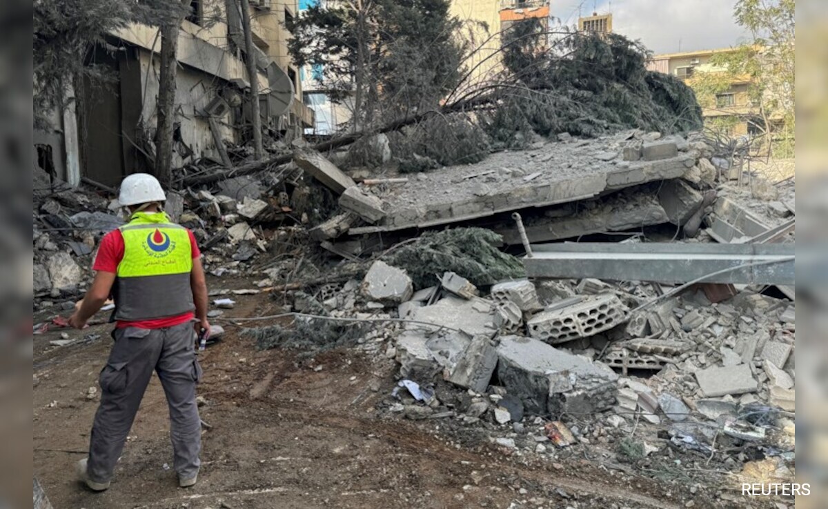 Israeli Strike On Hezbollah Kills 6, Including Mayor In Southern Lebanon