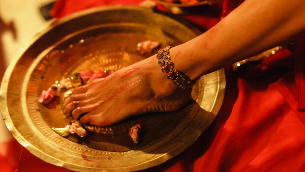 Best Jewellery For Women: This Festive Season Channel Your Feminine Energy With Statement Anklets