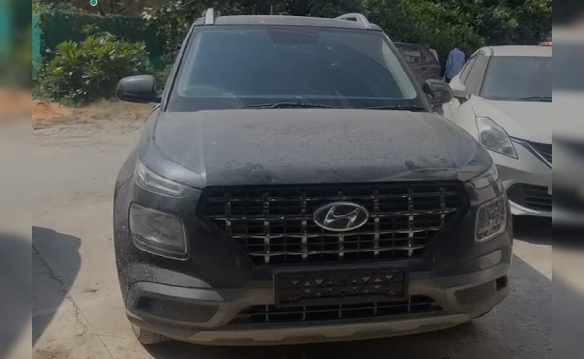 Video 3 Noida College Students Stole Car To Take Girlfriend For A Drive