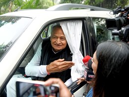 जयराम रमेश ने ECI पर लगाया रिजल्ट 'अपडेट करने में देरी' का आरोप, गहलोत बोले - उन्होंने कुछ सोच कर ही बोला होगा  जयराम रमेश ने ECI पर लगाया रिजल्ट 'अपडेट करने में देरी' का आरोप, गहलोत बोले - उन्होंने कुछ सोच कर ही बोला होगा