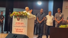 Nitish Kumar's Folded Hands Request To Top Cop To Speed Up Recruitment