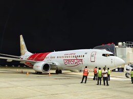 Exclusive: एयर इंडिया के विमान ने 2 घंटे तक हवा में चक्कर काटे, खौफ को पायलटों ने कैसे संभाला Exclusive: एयर इंडिया के विमान ने 2 घंटे तक हवा में चक्कर काटे, खौफ को पायलटों ने कैसे संभाला