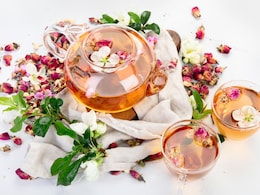 Sip Your Way To Better Health With These 6 Powerful Floral Teas Sip Your Way To Better Health With These 6 Powerful Floral Teas