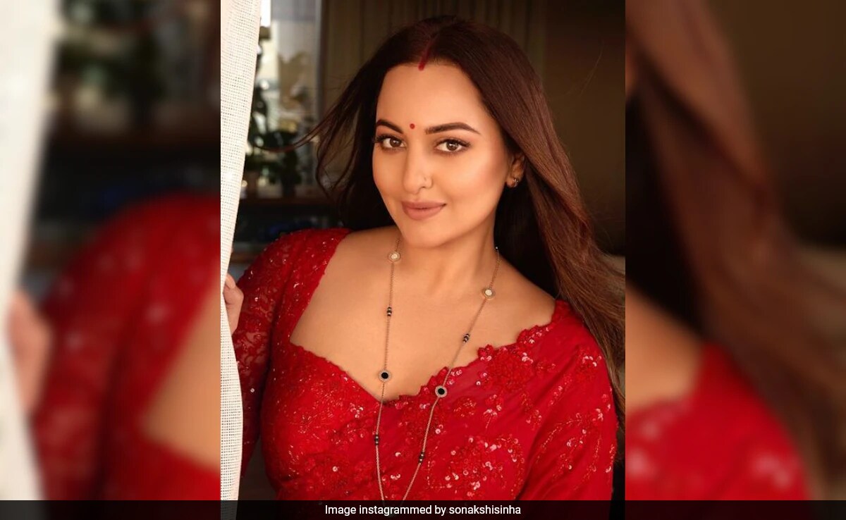 Karwa Chauth 2024: Sonakshi Sinha's Post For Husband Zaheer Iqbal - "Praying For Your <i>Lambi Umar</i>"