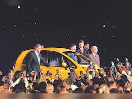 अलविदा रतन टाटा: स्कूटर में बीवी-बच्चों संग भीगते मिडिल क्लास के लिए नैनो का सपना आप ही देख सकते थे