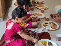 करने जा रहे हैं कन्यापूजन तो जान लें यह विधि, इस तरह कंजक खिलाने पर पूरी होती है पूजा  करने जा रहे हैं कन्यापूजन तो जान लें यह विधि, इस तरह कंजक खिलाने पर पूरी होती है पूजा