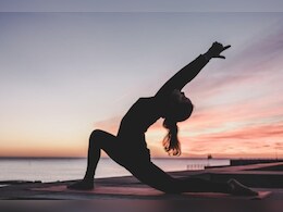 Yoga Dose: एक साथ सारे फायदे देता है सूर्य नमस्कार, हर योग है इसमें समाहित, जानें पूरे शरीर के लिए कैसे असरदार ये व्यायाम Yoga Dose: एक साथ सारे फायदे देता है सूर्य नमस्कार, हर योग है इसमें समाहित, जानें पूरे शरीर के लिए कैसे असरदार ये व्यायाम