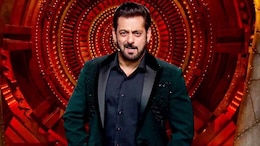 सलमान खान 'बिग बॉस 18'साठी सिनेमाच्या कमाईपेक्षाही जास्त घेतोय मानधन, इतका आहे आकडा