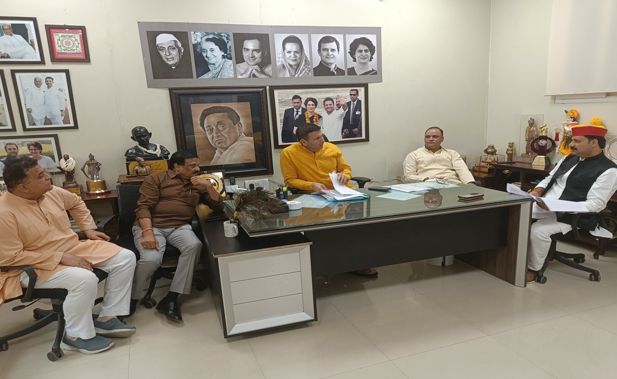 MP Politics: किसान के मुद्दों पर कांग्रेस ने सरकार पर लगाएं आरोप, उपचुनाव को लेकर मंथन, गांव यात्रा निकलेगी