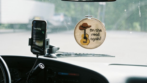 From Car To Home: Discover Innovative Mobile Holders For A Hands-Free Experience