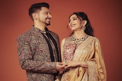 सालगिरह पर माधुरी दीक्षित ने पति संग खूबसूरत वीडियो शेयर कर दिखाए शादी के 25 साल सालगिरह पर माधुरी दीक्षित ने पति संग खूबसूरत वीडियो शेयर कर दिखाए शादी के 25 साल