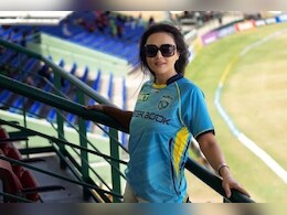 CPL 2024 Final: फाफ डु प्लेसिस की कप्तानी में प्रीति जिंटा की टीम पहली बार बनी चैंपियन, विश्व क्रिकेट में हलचल CPL 2024 Final: फाफ डु प्लेसिस की कप्तानी में प्रीति जिंटा की टीम पहली बार बनी चैंपियन, विश्व क्रिकेट में हलचल