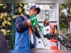 दीपावली पर देशवासियों को बड़ी सौगात, नहीं बढ़ेंगे डीजल-पेट्रोल के दाम