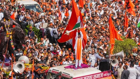 Manoj Jarange Maratha Morcha : मोर्चा अवघ्या 64 KM अंतरावर, पुण्यातील वाहतुकीत मोठे बदल; पर्यायी मार्ग कोणते?
