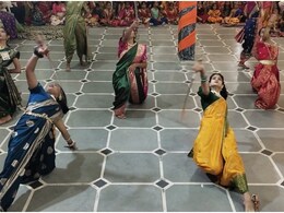 उदयपुर में महिलाओं ने तलवार से किया गरबा रास, नवरात्रि में दिखाए हैरान कर देने वाले करतब