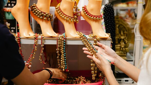 Best Jewellery For Women: This Festive Season Channel Your Feminine Energy With Statement Anklets