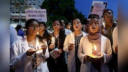 कोलकाता ट्रेनी डॉक्टर रेप-मर्डर केस: आज देशव्यापी भूख हड़ताल करेंगे डॉक्टर्स, स्वास्थ्य सेवाएं होगी प्रभावित