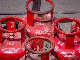 Gas Cylinder Fraud: पैसे पूरे तो गैस में कटौती क्यों? LPG सिंलेडर को लेकर यहां की गैस एजेंसी पर उठे सवाल Gas Cylinder Fraud: पैसे पूरे तो गैस में कटौती क्यों? LPG सिंलेडर को लेकर यहां की गैस एजेंसी पर उठे सवाल
